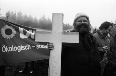 Teilnehmer demonstrieren gegen die Wiederaufbereitungsanlage in Wackersdorf !AUFNAHMEDATUM GESCH?TZT!-stock-foto