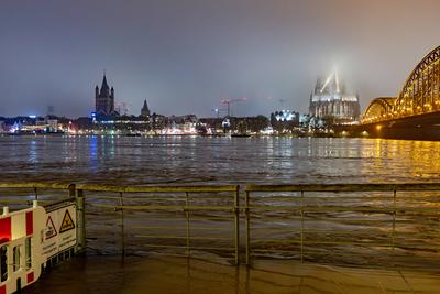 Rhein Hochwasser in K?ln -12.01.2025-stock-foto