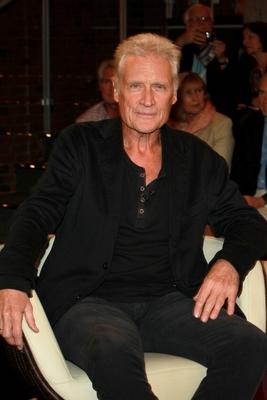 Bildnummer: 60467064  Datum: 10.09.2013  Copyright: imago/STAR-MEDIAZDF - MARKUS LANZ. Schauspieler Robert Atzorn anl??lich der ZDF - Talkshow Markus Lanz am 10.09.2013 in Hamburg. Entertainment People x0x xkg 2013 hoch 2013 das zweite Deutschland Fernsehen Hamburg hoch Hochformat Kultur Kunst Person Personen Portrait Portraits Show Talkshow Talkshows TV Unterhaltung  60467064 Date 10 09 2013 Copyright Imago Star Media ZDF Markus Lanz Actor Robert Atzorn during the ZDF Talk show Markus Lanz at 10 09 2013 in Hamburg Entertainment Celebrities x0x xkg 2013 vertical 2013 the Second Germany Television Hamburg vertical Portrait Culture Art Person People Portrait Portraits Show Talk show Talk Shows TV Entertainment-stock-foto
