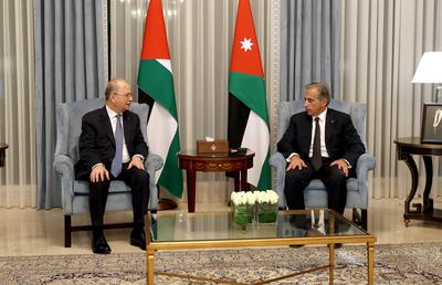 Palestinian Prime Minister and Minister of Foreign Affairs Mohammad Mustafa, meets with Jordanian Prime Minister-stock-foto