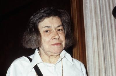 Patricia Highsmith (Autorin) 10/86 rag Patricia Highsmith w?hrend der Frankfurter Buchmesse 1986 Messe Frankfurt B?cher-stock-photo