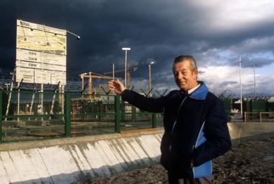 Landwirt Michael Meier neben der Baustelle der Wiederaufarbeitungsanlage Wackersdorf. Das Bauvorhaben musste nach starke-stock-foto