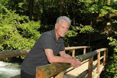 Bildnummer: 58121410  Datum: 19.06.2012  Copyright: imago/Manfred Siebinger2012 - Robert Atzorn, Roter Schnee, AT, Dreharbeiten am Gollinger Wasserfall, Torren, 2012 - Robert Atzorn, Roter Schnee, AT, Dreharbeiten am Gollinger Wasserfall, Torren, Entertainment Kultur TV Shooting People Dreharbeiten x0x xkg 2012 quer premiumd 2012 Roter Schnee AT Dreharbeiten Golling Wasserfall Torren Robert Atzorn  58121410 Date 19 06 2012 Copyright Imago Manfred Inger screen 2012 Robert Atzorn Red Snow AT Shooting at Gollinger Waterfall  2012 Robert Atzorn Red Snow AT Shooting at Gollinger Waterfall  Entertainment Culture TV Shooting Celebrities Shooting x0x xkg 2012 horizontal premiumd 2012 Red Snow AT Shooting Golling Waterfall  Robert Atzorn-stock-photo