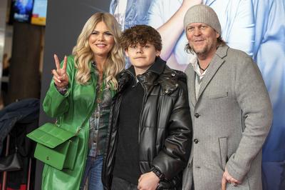 Diana Herold mit Sohn Samuel und Ehemann Michael Tomaschautzki-stock-foto