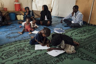  Sudanese refugees in Chad - 19/06/2024 - chad / ? Adre ? - Sudanese children draw at the ICRC mental health center. Dr-stock-photo