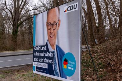 Winterwahlkampf 2025 ? Friedrich Merz auf CDU-Wahlplakat-stock-foto