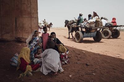  Sudanese refugees in Chad - 22/06/2024 - chad / ? Adre ? - This family has just arrived from Sudan. The baby is suffer-stock-foto