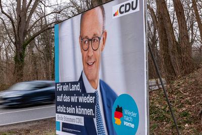 Winterwahlkampf 2025 ? Friedrich Merz auf CDU-Wahlplakat-stock-foto