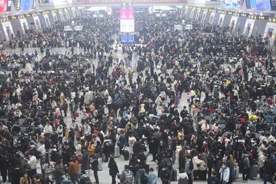 2025 Spring Festival Travel Rush Kicked Off-stock-foto