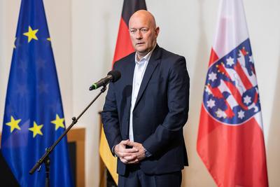 Thomas L. Kemmerich (FDP, Landes- und Fraktionsvorsitzender in Th?ringen) bei der Pressekonferenz nach der Antrittsrede-stock-foto