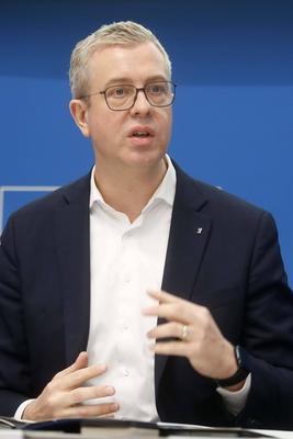 14.01.2025, Stefan Evers, Senator f?r Finanzen, in der Senatspressekonferenz im Rorten Rathaus in Berlin nach der Sitzun-stock-foto