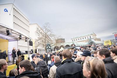 Christian Lindner, FDP-Parteivorsitzender und ehemaliger Bundesfinanzminister, w?hrend der Wahlkampfveranstaltung auf dem Kr?pcke in Hannover, Niedersachsen-stock-foto