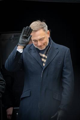 Christian Lindner, FDP-Parteivorsitzender und ehemaliger Bundesfinanzminister, w?hrend der Wahlkampfveranstaltung auf dem Kr?pcke in Hannover, Niedersachsen-stock-foto
