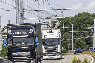 Pilotstrecke f?r Oberleitungs-Lkw im Murgtal startet dreij?hrige Testphase. eWayBW ist ein Pilotprojekt zu elektrisch be-stock-foto