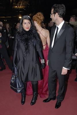 Bildnummer: 59166045  Datum: 01.12.2007  Copyright: imago/Future ImageMarjane Satrapi mit Begleitung Preisverleihung 20. Europ?ischer Filmpreis 2007 / 20th European Film Awards 2007 in der Arena Treptow, Berlin Foto:xU.xGeislerx/xFuturexImage People x0x xsk 2007 hoch Regisseurin Autorin Comiczeichnerin  59166045 Date 01 12 2007 Copyright Imago Future Image Marjane Satrapi with Accompaniment Award ceremony 20 European Film Prize 2007 20th European Film Awards 2007 in the Arena Treptow Berlin Photo Xu   Celebrities x0x xSK 2007 vertical Director Author Comic book-stock-foto