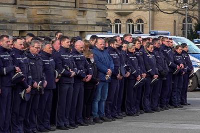 Leipzig - Schweigeminute f?r toten Polizisten: S?chsische Beamte gedenken get?teten Kollegen Maximilian Stoppa-stock-photo