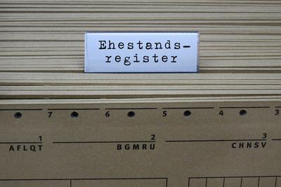 H?ngeregister und Ehestandsregister H?ngeregister und Ehestandsregister, 27.11.2023, Borkwalde, Brandenburg, An einem H?-stock-foto