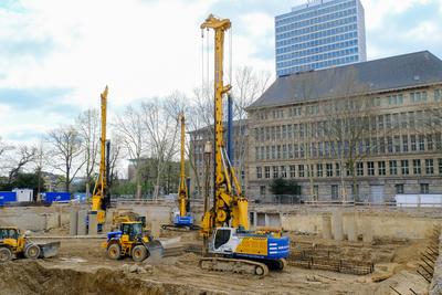 D?sseldorf 17.04.2021 Neubau Unternehmenszentrale alltours Architekturb?ro HPP Baugrube Bauarbeiten Mannesmannufer Rhei-stock-foto