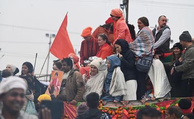 Millions Take Dip On First Amrit Snan At Mahakumbh Mela Prayagraj 2025-stock-foto