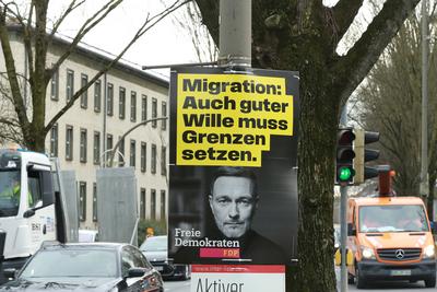 14.01.2025 Dortmund, Die Parteien haben ihre Plakataktionen begonnen. Plakate der SPD, CDU, FDP, Die Gr?nen, Volt und ML-stock-foto
