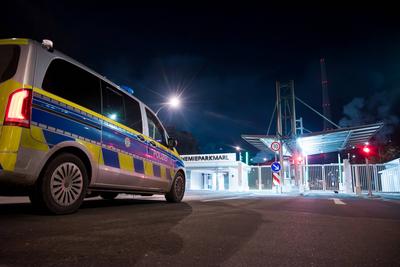 Drohnenspionage im Chemiepark Marl? Polizei ermittelt nach mysteri?sem Flugobjekt - UFO ?ber Sicherheitszone?-stock-foto