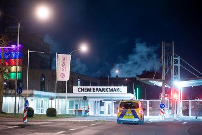 Drohnenspionage im Chemiepark Marl? Polizei ermittelt nach mysteri?sem Flugobjekt - UFO ?ber Sicherheitszone?-stock-foto