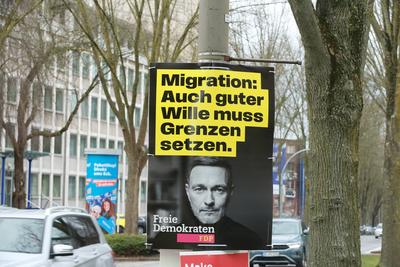 14.01.2025 Dortmund, Die Parteien haben ihre Plakataktionen begonnen. Plakate der SPD, CDU, FDP, Die Gr?nen, Volt und ML-stock-foto