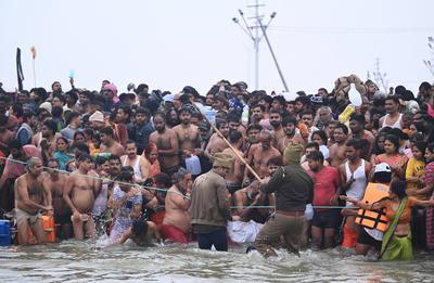 Millions Take Dip On First Amrit Snan At Mahakumbh Mela Prayagraj 2025-stock-foto