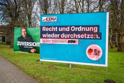 Bundestagswahlkampf 2025 - Wahlplakate in M?nster --stock-photo