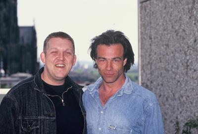 Schauspieler Dietmar Baer und Klaus J. Behrendt posieren bei einem Pressetermin am 06.05.1993 *** Actors Dietmar Baer a-stock-photo