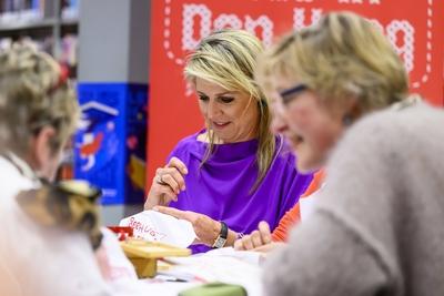 Queen M?xima visits community art project Thuis, Den Haag, The Netherlands-stock-foto