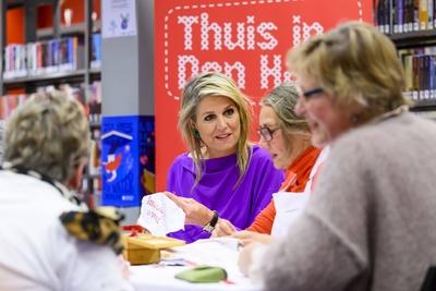 Queen M?xima visits community art project Thuis, Den Haag, The Netherlands-stock-foto