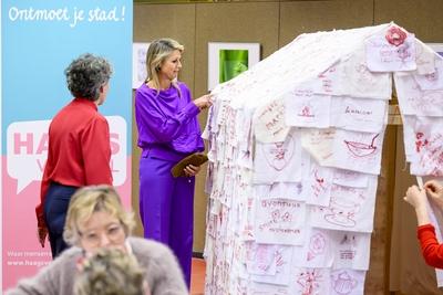 Queen M?xima visits community art project Thuis, Den Haag, The Netherlands-stock-foto