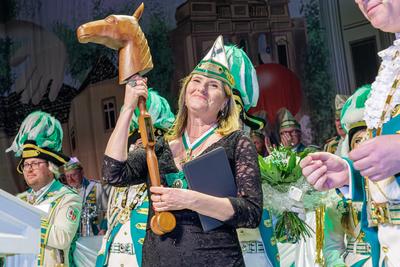 N?rrisches Steckenpferd 2025 f?r Tina Hassel-stock-foto