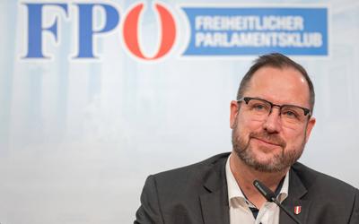 20250115 FPOe PK mit Generalsekretaer und Mediensprecher C. Hafenecker - Praesentation des FPOe-Medienhauses-stock-foto