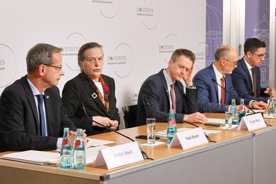Berlin, Deutschland, 15.01.2025: Haus der Bundespressekonferenz: Statistisches Bundesamt verk?ndet Bruttoinlandsprodukt-stock-foto