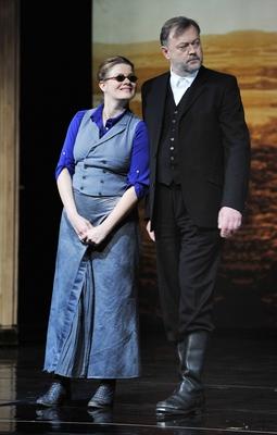 Bildnummer: 57910662  Datum: 18.04.2012  Copyright: imago/Michael WigglesworthBirge Schade (als Annie Sullivan, die Lehrerin), Wolfgang H?ntsch (als Capitain Keller). Licht Im Dunkel von William Gibson. Fotoprobe im Ernst Deutsch Theater. Premiere am Freitag, 19.04.12. Hamburg 18.04.2012 Kultur People Theater xcb x0x 2012 hoch premiumd 2012 hamburg fotoprobe theater 57910662 Date 18 04 2012 Copyright Imago Michael Wigglesworth Birge A pity as Annie Sullivan the Teacher Wolfgang H?ntsch as Capitain Cellar Light in dark from William Gibson Photo sample in Ernst German Theatre Premiere at Friday 19 04 12 Hamburg 18 04 2012 Culture Celebrities Theatre  x0x 2012 vertical premiumd 2012 Hamburg Photo sample Theatre-stock-foto