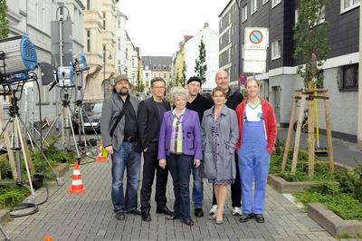 Die Schauspieler Andreas Windhuis (l-r), Max Urlacher, Grit Boettcher, G?tz Schubert, Birge Schade, der Regisseur Dirk R-stock-photo