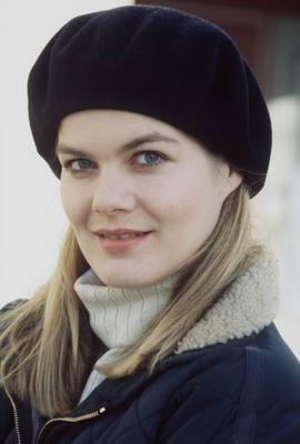 Birge Schade 02/94 k?ck hoch Portrait privat leger Jacke M?tze l?chelnd Frau Fernsehen Schauspiel langhaarig blond-stock-foto