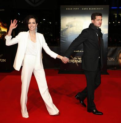 Premiere Benjamin Button Brad Pitt mit Angelina Jolie bei der Deutschlandpremiere von DER SELTSAME FALL DES BENJAMIN BUT-stock-foto