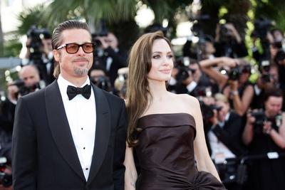 Bildnummer: 55356004  Datum: 16.05.2011  Copyright: imago/PanoramiCBrad Pitt und Angelina Jolie anl?sslich der Premiere von - The Tree of Life - im Rahmen der 64. Internationalen Filmfestspiele in Cannes. PUBLICATIONxNOTxINxFRAxITAxBEL Kultur Entertainment People Film 64. Internationale Filmfestspiele Cannes Premiere Filmpremiere The Tree of Life kbdig xng 2011 quer Aufmacher o0 Frau, Ehefrau, FamilieBildnummer 55356004 Date 16 05 2011 Copyright Imago Panoramic Brad Pitt and Angelina Jolie during the Premiere from The Tree of Life in Frame the 64 International Film Festival in Cannes PUBLICATIONxNOTxINxFRAxITAxBEL Culture Entertainment Celebrities Film 64 International Film Festival Cannes Premiere Film premiere The Tree of Life Kbdig xng 2011 horizontal Highlight o0 Woman Wife Family-stock-foto