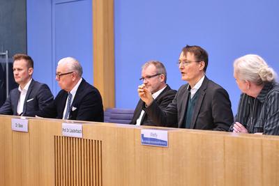 Berlin, Deutschland, 15.01.2025: Bundespressekonferenz: Thema ePA-Start in Modellregionen: L-R: Florian Fuhrmann, Vorsit-stock-photo