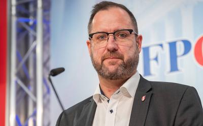 20250115 FPOe PK mit Generalsekretaer und Mediensprecher C. Hafenecker - Praesentation des FPOe-Medienhauses-stock-foto