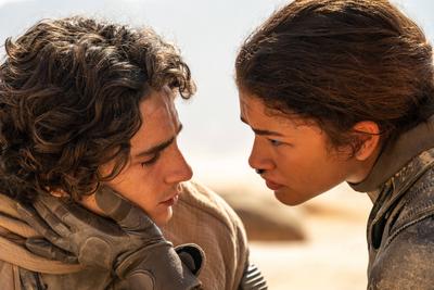 Timothee Chalamet, Zendaya, Dune: Part Two (2023). Photo credit: Niko Tavernise/Warner Bros. PUBLICATIONxINxGERxSUIxAUTx-stock-foto