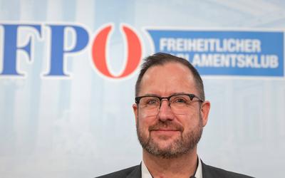 20250115 FPOe PK mit Generalsekretaer und Mediensprecher C. Hafenecker - Praesentation des FPOe-Medienhauses-stock-foto