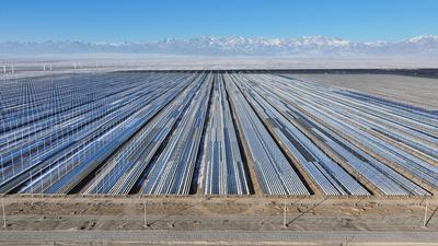China Largest Solar Thermal Energy Storage Power Station Construction in Hami-stock-foto