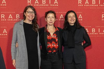 Nina Spilger, Mareike Engelhardt, Wasiliki Bleser-stock-foto