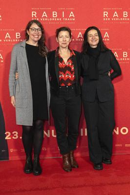 Nina Spilger, Mareike Engelhardt, Wasiliki Bleser-stock-foto