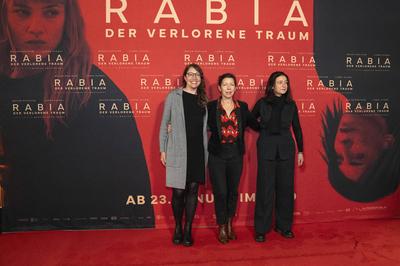 Nina Spilger, Mareike Engelhardt, Wasiliki Bleser-stock-foto