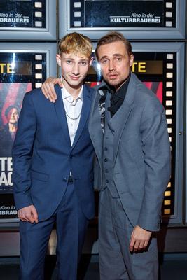 Premiere - A Better Place-stock-foto